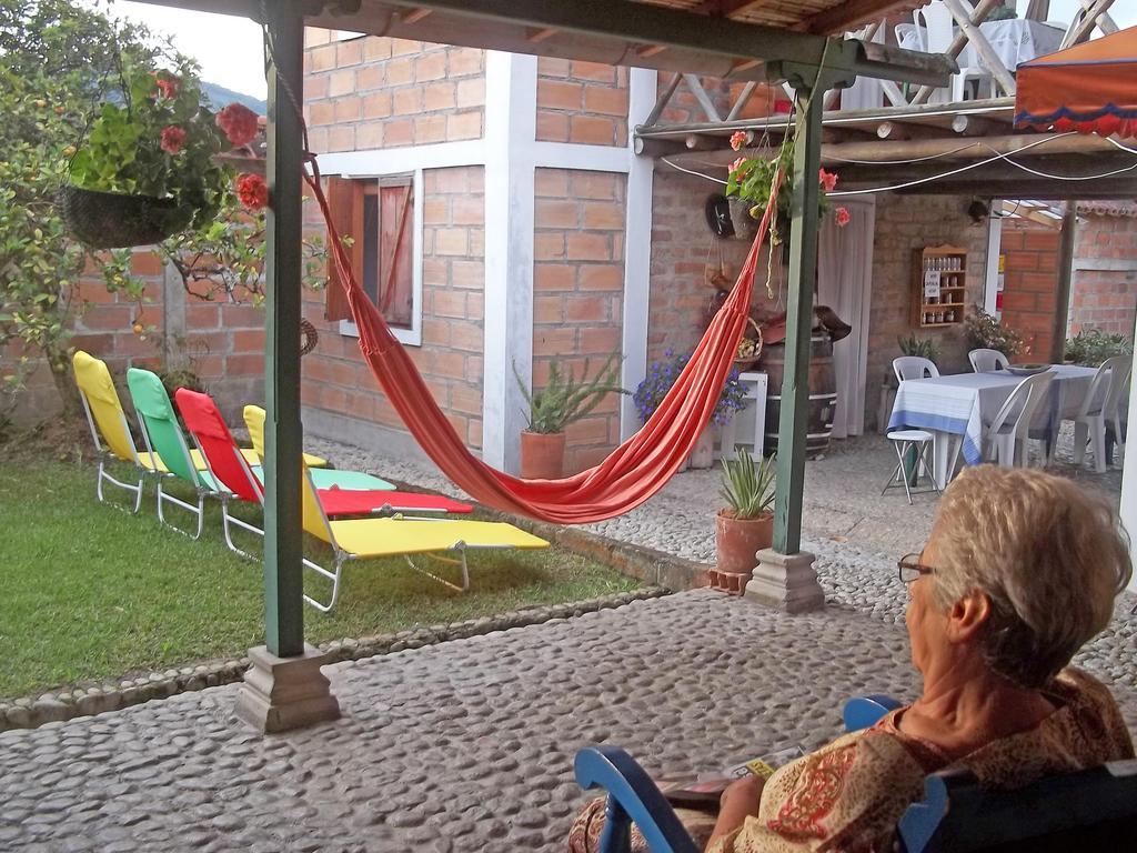 Hotel Kantarrana Urbana Jardin Esterno foto